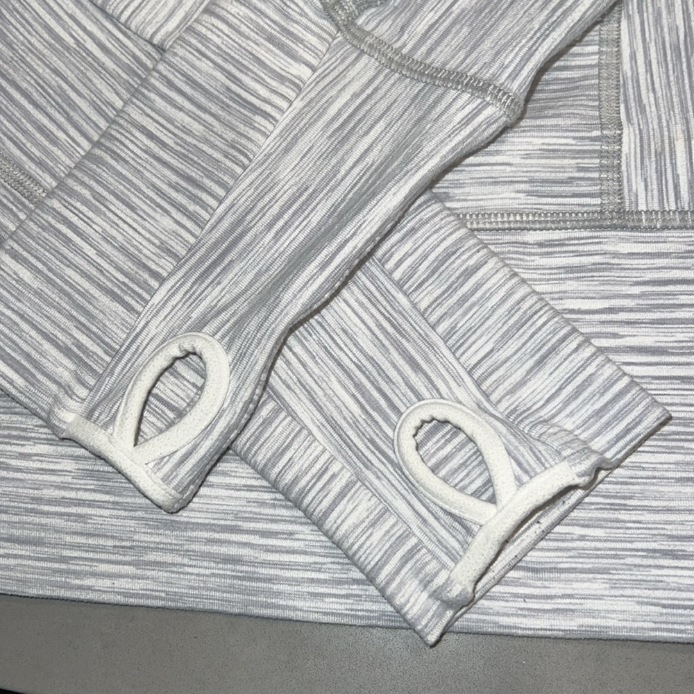 lululemon athletica Light Gray & White Hooded Zip-Up Jacket - Picture 4 of 5